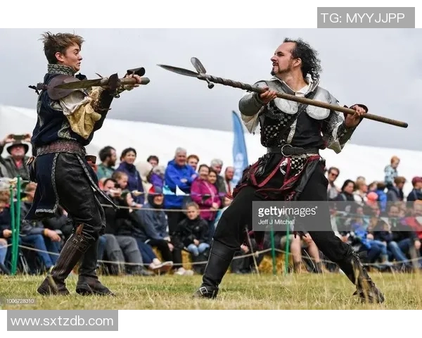 卡拉巴克与特拉维夫的激烈对决揭示足球战术与团队合作的重要性